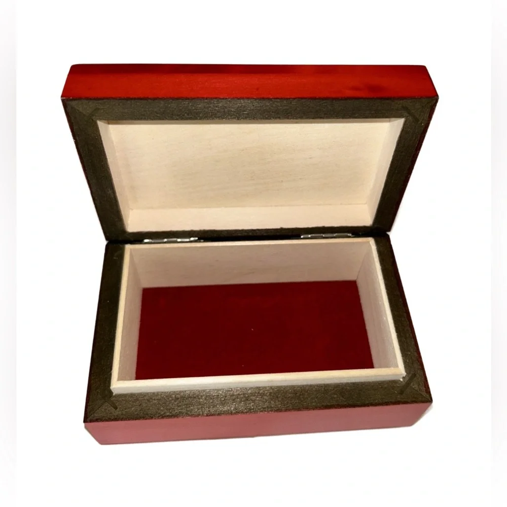 Gorgeous Love Birds Wooden Trinket Box